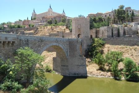 Ponte que dá acesso às muralhas de Toledo